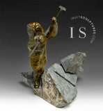 VINTAGE 7" Eskimo Carver at the Quarry by Late Kellipalik Qimirpik *Love of the Art*